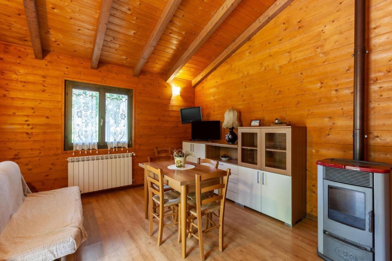 Villaggio Anemone - Chalet Mirtillo Capanne di Sillano Εξωτερικό φωτογραφία
