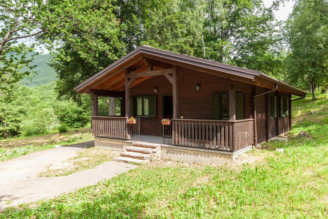 Villaggio Anemone - Chalet Mirtillo Capanne di Sillano Εξωτερικό φωτογραφία